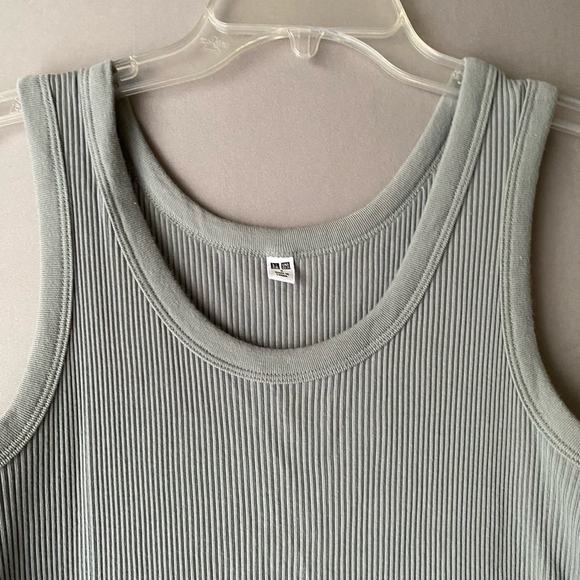 Uniqlo sz S ribbed tank top - Picture 2 of 8